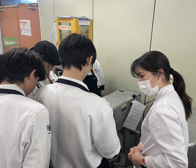 호텔조리제빵학과(3년) 14학번 졸업생 김윤지 선배님 특강(롯데호텔 본점 제과부  5성 호텔 주임)